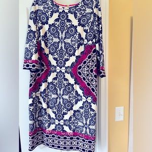 Eliza J beautiful design, long sleeved, fully lined dress